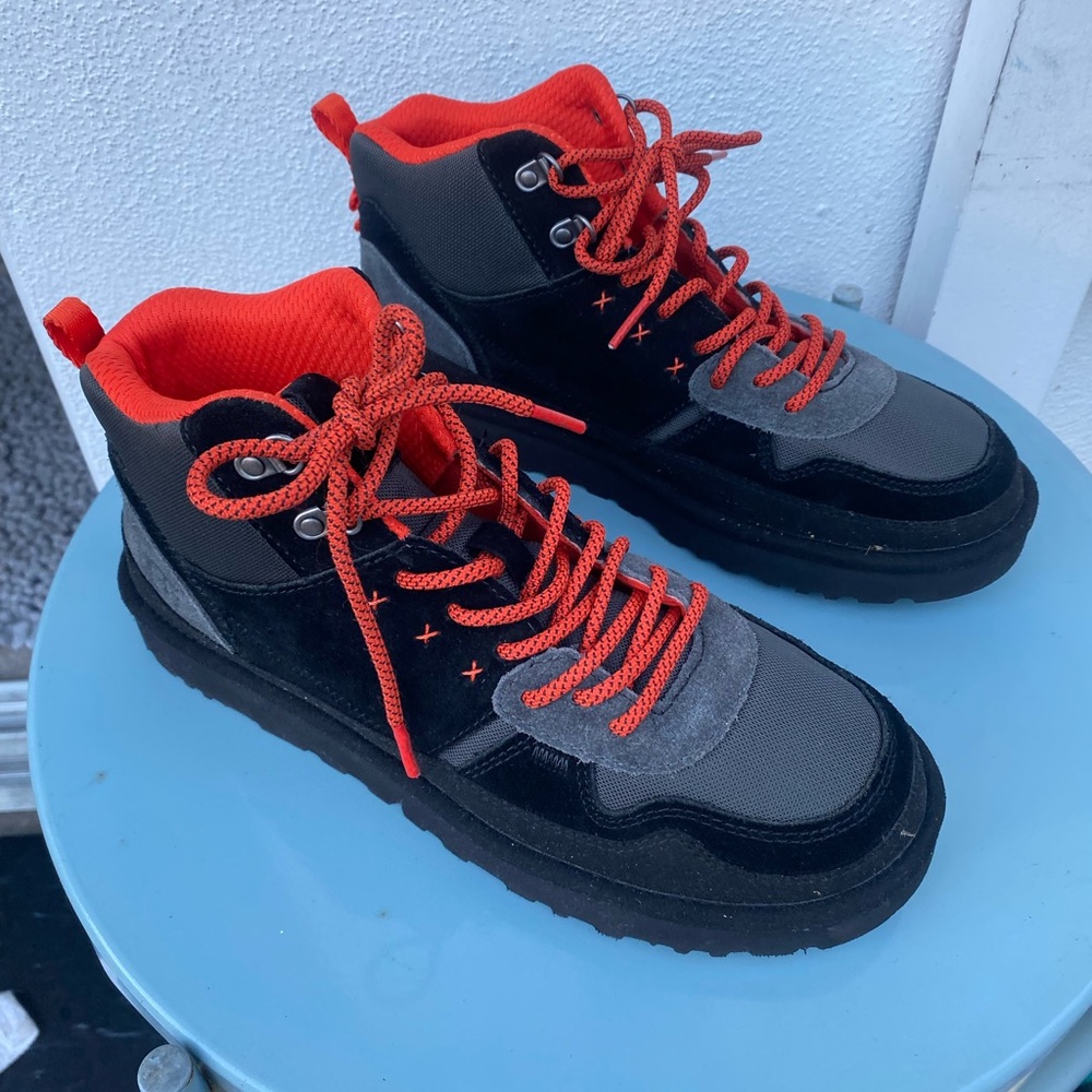 NWT Unisex UGG Highland Hi Heritage Sneaker (11 US/9 US)